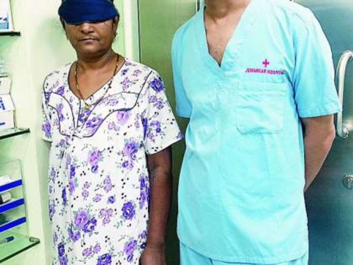  Stone Baby Born: ୧୫ ବର୍ଷ ଧରି, ମହିଳା ଜଣକ ଜାଣି ନଥିଲେ ଯେ ତାଙ୍କ ପେଟର ଗୋଟିଏ କୋଣରେ ଏକ ଶିଶୁ ଅଛି। ଯେତେବେଳେ ଯନ୍ତ୍ରଣା ଏବଂ ଅନ୍ୟାନ୍ୟ ସମସ୍ୟା ପରେ ତାଙ୍କୁ ଅପରେସନ୍ କରାଯାଇଥିଲା, ମହିଳା ଜଣକ ଏକ ପଥର ସନ୍ତାନକୁ ଜନ୍ମ ଦେଇଥିଲେ। ଯାହାକୁ ନେଇ ସମସ୍ତେ ଆଶ୍ଚର୍ଯ୍ୟ ହୋଇଯାଇଥିଲେ। (Credit- Canva)