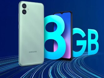  ସାମ୍‌ସଙ୍ଗ୍‌ ଗାଲାକ୍ସି M04 6.5-ଇଞ୍ଚ HD + ଡିସପ୍ଲେ ୱାଟରଡ୍ରପ୍ ନଚ୍ ଡିସପ୍ଲେ ରହିଛି, ଯାହାର ରିଫ୍ରେସ୍ ହାର 90Hz। ଏକ ପ୍ରୋସେସର୍ ଭାବରେ, ଏହି ଏଣ୍ଟ୍ରି ସ୍ତରୀୟ ଫୋନରେ, ଗ୍ରାହକମାନେ ମିଡିଆଟେକ ହେଲିଓ P35 ସଞ୍ଚାଳକ ପାଇପାରିବେ । ଯାହା IMG PowerVR GE8320 GPU, 4GB RAM ଓ 128GB ଷ୍ଟୋରେଜ୍ ରହିଛି । ମାଇକ୍ରୋ SD କାର୍ଡ ମାଧ୍ୟମରେ ଫୋନର RAM 8 GB ପର୍ଯ୍ୟନ୍ତ ବୃଦ୍ଧି କରାଯାଇପାରିବ ।