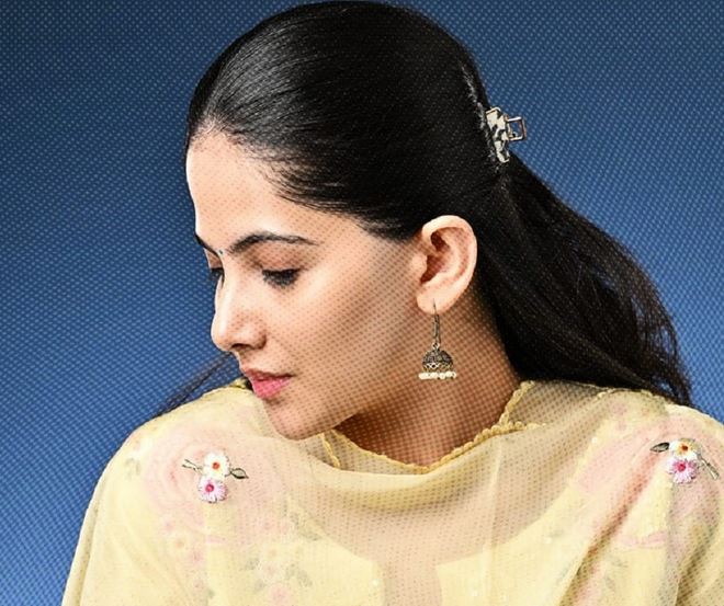  ଇତିମଧ୍ୟରେ ଜୟା କିଶୋରୀଙ୍କ ଏକ ଭିଡିଓ ସୋସିଆଲ ମିଡ଼ିଆରେ ଭାଇରାଲ ହେଉଛି। ଏହି ଭିଡିଓରେ ଜୟା କିଶୋରୀ ରାସଲୀଳାର ପ୍ରକୃତ ଅର୍ଥ ବ୍ୟାଖ୍ୟା କରିଛନ୍ତି। ଯେଉଁଠାରେ ଭଗବାନ ଶ୍ରୀକୃଷ୍ଣଙ୍କ ରାସଲୀଳାକୁ ନେଇ ଲୋକମାନଙ୍କ ମଧ୍ୟରେ ଭୁଲ ଧାରଣା ବ୍ୟାପିଥିଲା, ତାହାକୁ ଦୂର କରିଛନ୍ତି ଜୟା।
