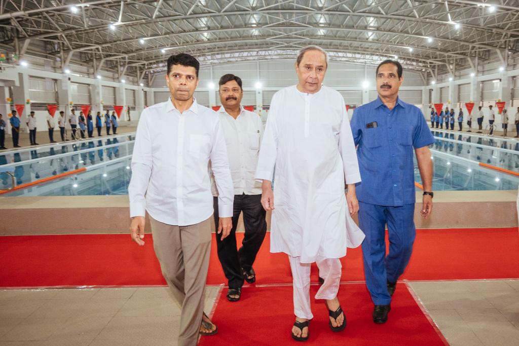  ବୀର୍ସାମୁଣ୍ଡା ହକି ଷ୍ଟାଡିୟମ ବିଶ୍ୱର ସର୍ବବୃହତ ହକି ଷ୍ଟାଡିୟମର ଗୌରବ ଅର୍ଜନ କରି ଗିନିଜ ବୁକ ଅପ ୱାର୍ଲଡ ରେକର୍ଡସରେ ସ୍ଥାନୀତ ହୋଇଛି । ଏଥିପାଇଁ ପୁରସ୍କାର ଗ୍ରହଣ କରିବେ ନବୀନ ପଟ୍ଟନାୟକ ।