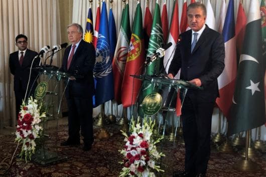 Pakistan Foreign Minister Shah Mahmood Qureshi (R) and UN Secretary-General Antonio Guterres in Islamabad on Sunday. (Reuters)