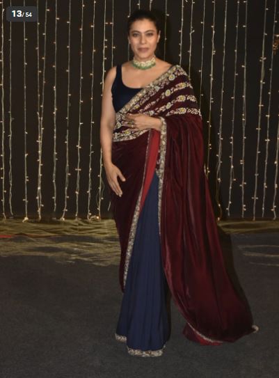  ਕਾਜੋਲ ਪ੍ਰਿਯੰਕਾ ਚੋਪੜਾ ਅਤੇ ਨਿਕ ਜੋਨਸ ਦੀ ਰਿਸੈਪਸ਼ਨ ਸਮਾਰੋਹ ਦੌਰਾਨ ਪੋਜ਼ ਦੇਂਦੇ ਹੋਏ।