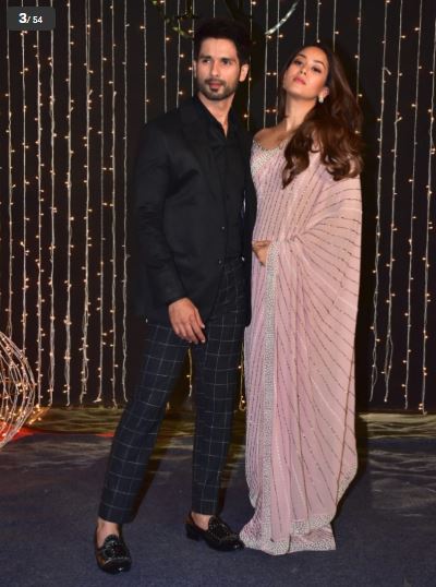  ਸ਼ਾਹਿਦ-ਮੀਰਾ ਪ੍ਰਿਯੰਕਾ ਚੋਪੜਾ ਅਤੇ ਨਿਕ ਜੋਨਸ ਦੀ ਰਿਸੈਪਸ਼ਨ ਸਮਾਰੋਹ ਦੌਰਾਨ ਪੋਜ਼ ਦੇਂਦੇ ਹੋਏ।