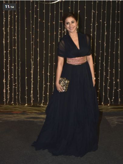  ਉਰਮਿਲਾ ਮਾਤੋੰਡਕਰ ਪ੍ਰਿਯੰਕਾ ਚੋਪੜਾ ਅਤੇ ਨਿਕ ਜੋਨਸ ਦੀ ਰਿਸੈਪਸ਼ਨ ਸਮਾਰੋਹ ਦੌਰਾਨ ਪੋਜ਼ ਦੇਂਦੇ ਹੋਏ।