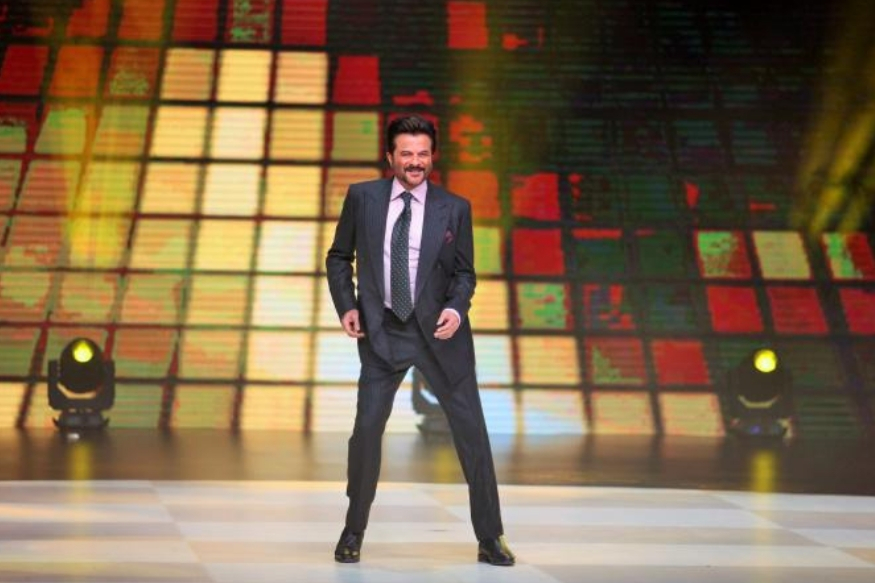  ਰੋਜ਼ਾਨਾ ਕਰਦੇ ਹਨ ਜੋਗਿੰਗ- ਫਿੱਟ ਐਂਡ ਫਾਈਨ ਰਹਿਣ ਲਈ ਅਨਿਲ ਕਪੂਰ ਜੋਗਿੰਗ ਕਰਨਾ ਨਹੀਂ ਭੁੱਲਦੇ। ਸ਼ੂਟਿੰਗ ਦੌਰਾਨ ਵੀ ਉਹ ਸਵੇਰੇ ਜੋਗਿੰਗ ਜ਼ਰੂਰ ਕਰਦੇ ਹਨ, ਜਿਸਦੀ ਵੀਡੀਓ ਤੇ ਫੋਟੋ ਵੀ ਉਹ ਸੋਸ਼ਲ ਮੀਡੀਆ ਉੱਤੇ ਸ਼ੇਅਰ ਕਰਦੇ ਰਹਿੰਦੇ ਹਨ।