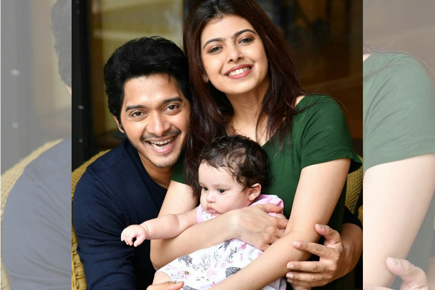  ਸ਼ਰੇਅਸ ਤਲਪੜੇ ਤੇ ਉਨ੍ਹਾਂ ਦੀ ਪਤਨੀ ਦਿਪਤੀ ਨੇ ਵਿਆਹ ਦੇ 14 ਸਾਲਾਂ ਬਾਅਦ ਆਪਣੇ ਪਹਿਲੇ ਬੱਚੇ ਨੂੰ ਜਨਮ ਦਿੱਤਾ। 4 ਮਈ ਨੂੰ ਉਨ੍ਹਾਂ ਦੇ ਘਰ ਧੀ ਨੇ ਜਨਮ ਲਿਆ ਜਿਸਦਾ ਨਾਮ ਉਨ੍ਹਾਂ ਨੇ ਆਧਿਆ ਰੱਖਿਆ ਹੈ। ਸ਼ਰੇਅਸ ਤੇ ਦਿਪਤੀ ਵੀ ਸੈਰੋਗੇਸੀ ਰਾਹੀਂ ਮਾਂ-ਪਿਓ ਬਣੇ ਹਨ।