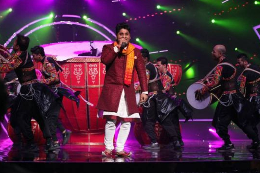  ਉਮੀਦਵਾਰਾਂ ਦੀ ਹੌਸਲਾ-ਅਫਜ਼ਾਈ ਕਰਨ ਲਈ ਮੰਚ 'ਤੇ ਸ਼ਾਹਰੁਖ ਖਾਨ ਵੀ ਪਹੁੰਚੇ। ਇਸ ਮੌਕੇ ਸ਼ਾਹਰੁਖ ਖਾਨ ਆਪਣੀ ਫ਼ਿਲਮ ਜ਼ੀਰੋ ਦਾ ਪ੍ਰਮੋਸ਼ਨ ਕਰਦੇ ਵੀ ਦਿਖੇ। ਉਹ ਫ਼ਿਲਮ ਦੀ ਅਭਿਨੇਤਰੀ ਕੈਟਰੀਨਾ ਕੈਫ ਤੇ ਅਨੁਸ਼ਕਾ ਸ਼ਰਮਾ ਦੇ ਨਾਲ ਰਿਕਸ਼ੇ ਵਿੱਚ ਬੈਠੇ ਨਜ਼ਰ ਆਏ।