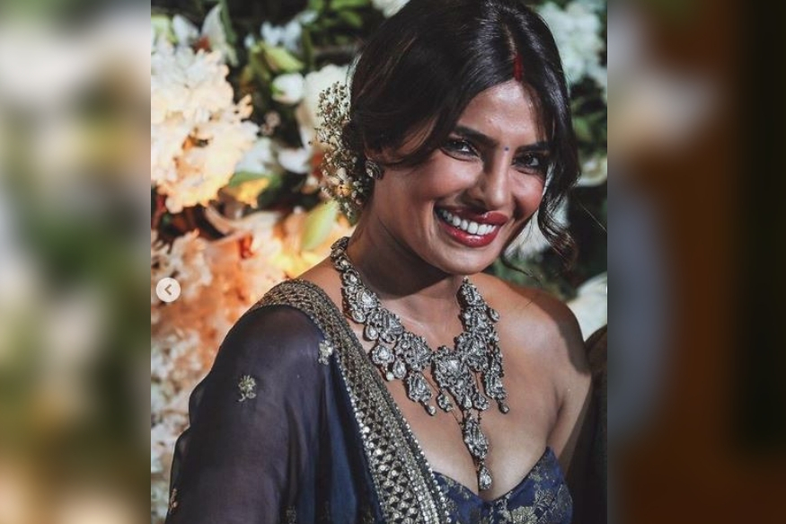  ਇਸ ਕਰਕੇ, ਪ੍ਰਿਯੰਕਾ ਨੇ ਦੀਪਿਕਾ ਦੇ ਕਿਸੇ ਵੀ ਵਿਆਹ ਦੀ ਰਸਮ ਵਿਚ ਹਿੱਸਾ ਨਹੀਂ ਲਿਆ।