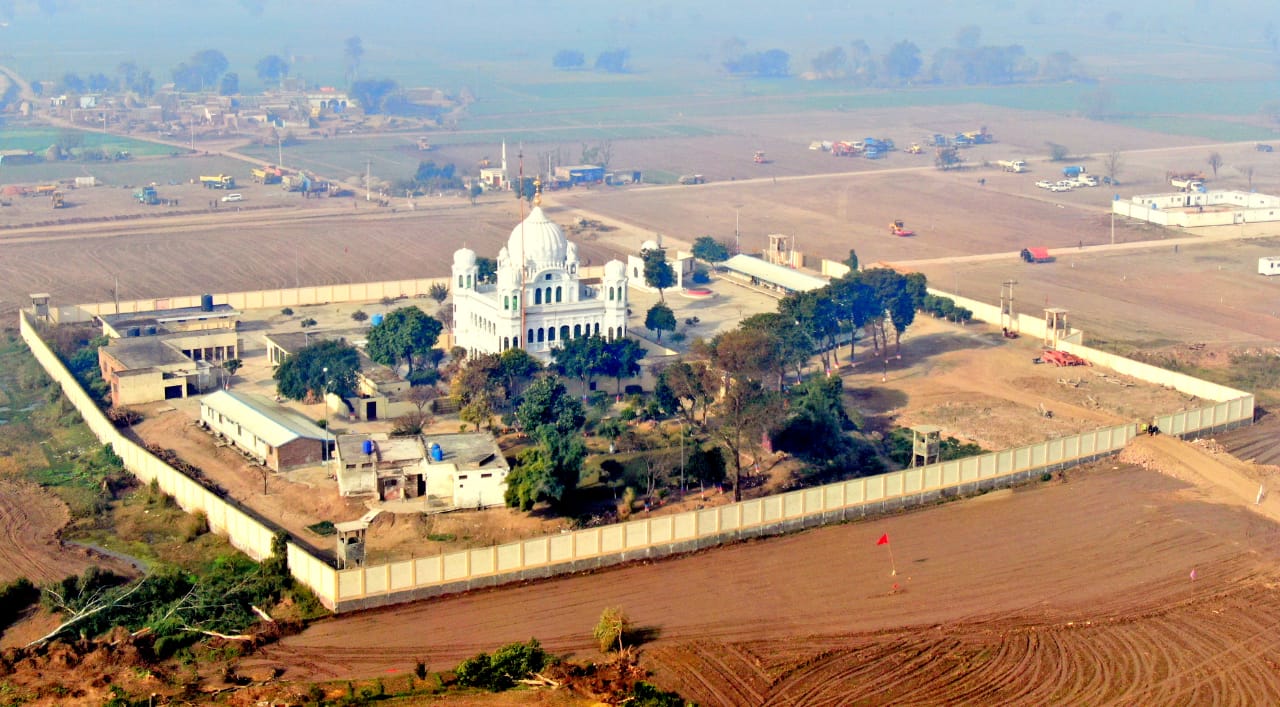 ਇਮਰਾਨ ਖ਼ਾਨ ਦੇ ਧਾਰਮਿਕ ਮਾਮਲਿਆਂ ਬਾਰੇ ਮੰਤਰੀ ਨੂਰ ਉਲ ਹੱਕ ਕਾਦਰੀ ਨੇ ਦਾਅਵਾ ਕੀਤਾ ਸੀ ਕਿ ਪਹਿਲੇ ਗੇੜ ਦਾ 35 ਫ਼ੀਸਦੀ ਕੰਮ ਮੁਕੰਮਲ ਹੋ ਚੁੱਕਿਆ ਹੈ ਤੇ 31 ਅਗਸਤ ਤੱਕ ਪਹਿਲਾ ਗੇੜ ਪੂਰਾ ਹੋਣ ਦੀ ਆਸ ਹੈ ਅਤੇ ਨਵੰਬਰ 2019 ਤੱਕ ਗਲਿਆਰਾ ਪੂਰੀ ਤਰ੍ਹਾਂ ਤਿਆਰ ਕਰ ਲਿਆ ਜਾਵੇਗਾ। ਇਮਰਾਨ ਖ਼ਾਨ ਦੇ ਧਾਰਮਿਕ ਮਾਮਲਿਆਂ ਬਾਰੇ ਮੰਤਰੀ ਨੂਰ ਉਲ ਹੱਕ ਕਾਦਰੀ ਨੇ ਦਾਅਵਾ ਕੀਤਾ ਸੀ ਕਿ ਪਹਿਲੇ ਗੇੜ ਦਾ 35 ਫ਼ੀਸਦੀ ਕੰਮ ਮੁਕੰਮਲ ਹੋ ਚੁੱਕਿਆ ਹੈ ਤੇ 31 ਅਗਸਤ ਤੱਕ ਪਹਿਲਾ ਗੇੜ ਪੂਰਾ ਹੋਣ ਦੀ ਆਸ ਹੈ ਅਤੇ ਨਵੰਬਰ 2019 ਤੱਕ ਗਲਿਆਰਾ ਪੂਰੀ ਤਰ੍ਹਾਂ ਤਿਆਰ ਕਰ ਲਿਆ ਜਾਵੇਗਾ।