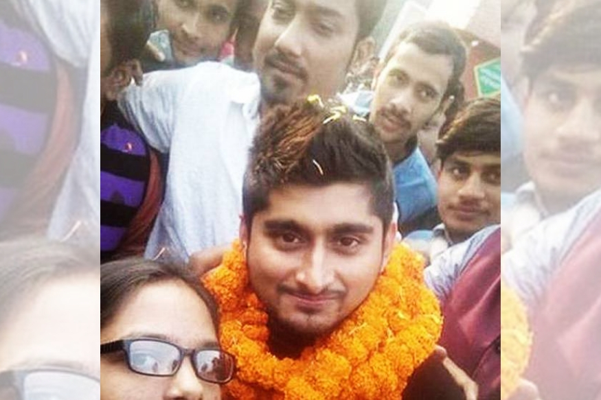  ਦੀਪਕ ਇਸ ਨਵੇਂ ਸਾਲ ਦੀ ਪਾਰਟੀ ਵਿੱਚ ਨਹੀਂ ਪਹੁੰਚ ਸਕੇ ਕਿਉਂਕਿ ਉਹ ਬਿਹਾਰ ਆਪਣੇ ਪਰਿਵਾਰ ਨਾਲ ਨਵਾਂ ਸਾਲ ਮਨਾ ਰਹੇ ਹਨ।