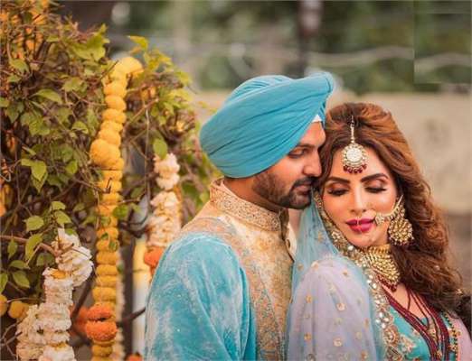  ਦੱਸਣਯੋਗ ਹੈ ਕਿ ਇਸ ਤੋਂ ਪਹਿਲਾਂ ਪੰਜਾਬੀ ਮਿਊਜ਼ਿਕ ਇੰਡਸਟਰੀ ਦੇ ਉੱਘੇ ਗਾਇਕ ਤੇ ਅਦਾਕਾਰ ਨਿੰਜਾ, ਅਲਫਾਜ਼ ਵੀ ਵਿਆਹ ਦੇ ਬੰਧਨ 'ਚ ਬੱਝ ਚੁੱਕੇ ਹਨ