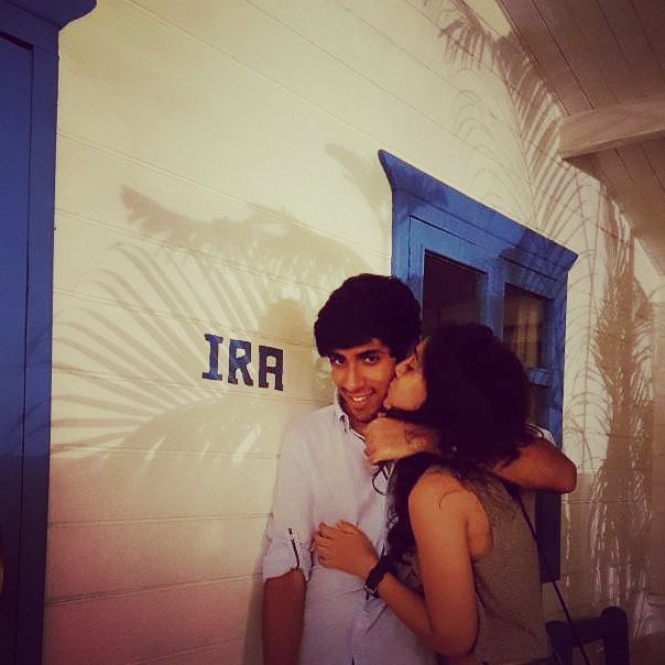  ਈਰਾ ਨਾਲ ਉਨ੍ਹਾਂ ਦੇ ਜੋ ਖ਼ਾਸ ਦੋਸਤ ਨਜ਼ਰ ਆ ਰਹੇ ਨੇ ਉਨ੍ਹਾਂ ਦਾ ਨਾਮ ਮਿਸ਼ਾਲ ਕਪਲਾਨੀ ਹੈ। ਹੁਣ ਤਕ ਇਹ ਸਾਫ਼ ਨਹੀਂ ਹੈ ਕਿ ਇਹ ਈਰਾ ਦੇ ਬੌਏਫਰੈਂਡ ਨੇ ਜਾਂ ਇਹਨਾਂ ਵਿਚ ਕੀ ਚੱਲ ਰਿਹਾ ਹੈ. ਪਰ ਤਸਵੀਰਾਂ ਤੋਂ ਅੰਦਾਜ਼ਾ ਲਗਾਇਆ ਜਾ ਰਿਹਾ ਹੈ ਕਿ ਇਹ ਦੋਵੇਂ ਜ਼ਰੂਰ ਕੋਈ ਖ਼ਾਸ ਬੋਂਡਿੰਗ ਸ਼ੇਅਰ ਕਰਦੇ ਹਨ।