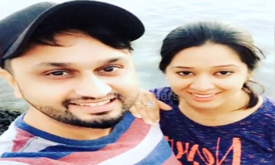  ਦੱਸਣਯੋਗ ਹੈ ਕਿ ਰੌਸ਼ਨ ਪ੍ਰਿੰਸ ਆਪਣੇ ਵੱਖ-ਵੱਖ ਗੀਤਾਂ ਨਾਲ ਲੋਕਾਂ ਦੇ ਦਿਲ ਜਿੱਤ ਚੁੱਕੇ ਹਨ। ਇਸ ਤੋਂ ਇਲਾਵਾ ਰੌਸ਼ਨ ਪ੍ਰਿੰਸ 'ਲਾਂਵਾ ਫੇਰੇ', 'ਰਾਂਝਾ ਰਿਫ਼ਿਊਜੀ', 'ਮੈਂ ਤੇਰੀ ਤੂੰ ਮੇਰਾ', 'ਸੂਬੇਦਾਰ ਜੋਗਿੰਦਰ ਸਿੰਘ', 'ਲੱਗਦਾ ਇਸ਼ਕ ਹੋ ਗਿਆ' ਵਰਗੀਆਂ ਫ਼ਿਲਮਾਂ 'ਚ ਸ਼ਾਨਦਾਰ ਅਭਿਨੈ ਵੀ ਕਰ ਚੁੱਕੇ ਹਨ।