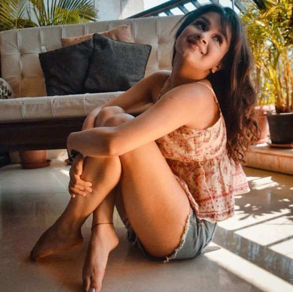  ਅਵਨੀਤ ਕੌਰ ਦਾ ਜਨਮ ਜਲੰਧਰ ਵਿਚ 13 ਅਕਤੂਬਰ, 2001 ਨੂੰ ਹੋਇਆ ਸੀ ਅਤੇ ਹੁਣ ਅਵਨੀਤ ਦੀ ਉਮਰ 17 ਸਾਲ ਹੈ.