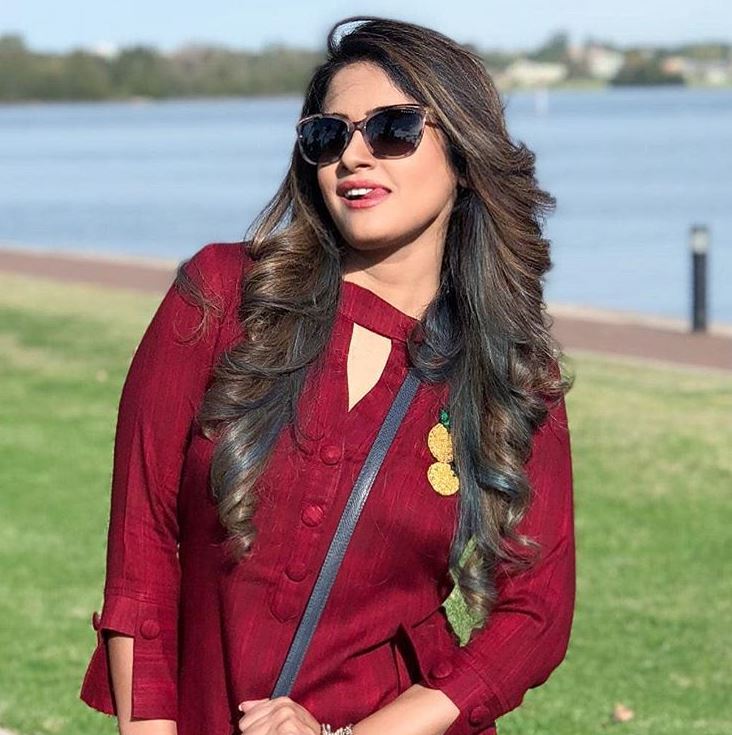  ਮਿਸ ਪੂਜਾ ਨੇ ਐੱਮ. ਏ., ਬੀ. ਐੱਡ ਇਨ ਮਿਊਜ਼ਿਕ ਦੀ ਪੜ੍ਹਾਈ ਕੀਤੀ ਹੈ.