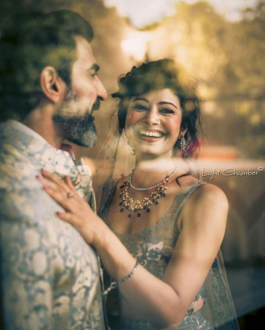  ਅਦਾਕਾਰ ਪੂਜਾ ਬਤਰਾ ਤੇ ਨਵਾਬ ਸ਼ਾਹ ਨੇ ਹਿੰਦੂ ਆਰੀਆ ਸਮਾਜੀ ਤਰੀਕੇ ਨਾਲ਼ ਵਿਆਹ ਰਚਾਇਆ। (Image: Instagram)