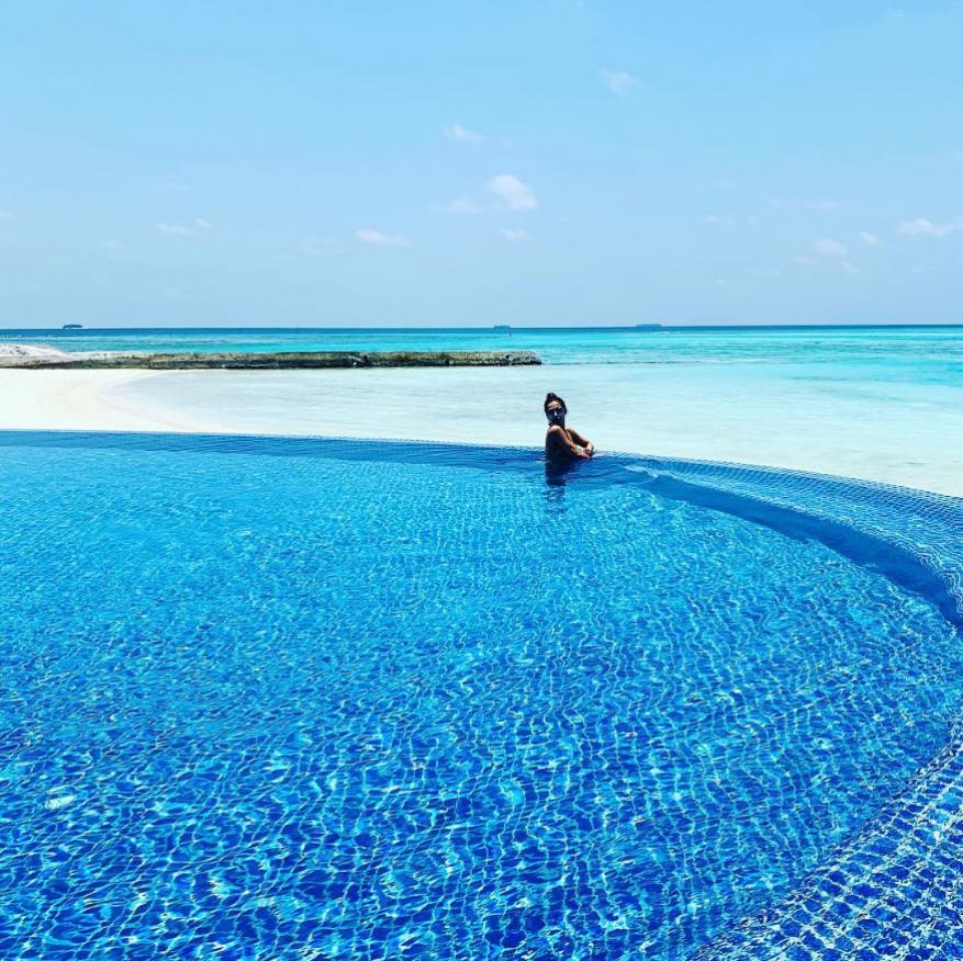  ਮਲਾਇਕਾ ਅਰੋੜਾ ਤਸਵੀਰਾਂ ਵਿੱਚ ਕਾਫ਼ੀ ਸਟਾਈਲਿਸ਼ ਲੱਗ ਰਹੀ ਹੈ। (Image: Instagram)