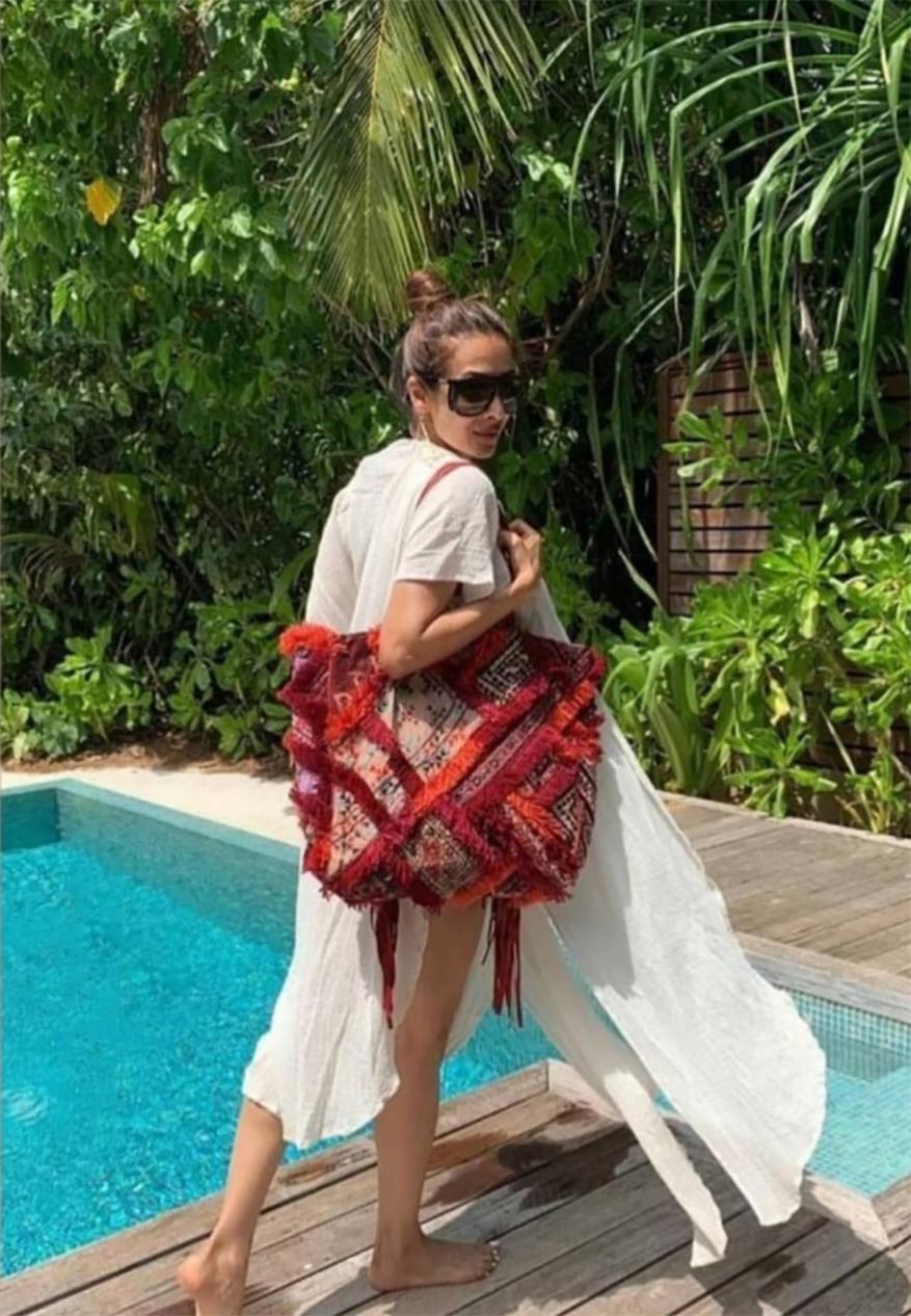  ਮਲਾਇਕਾ ਅਰੋੜਾ ਤਸਵੀਰਾਂ ਵਿੱਚ ਕਾਫ਼ੀ ਸਟਾਈਲਿਸ਼ ਲੱਗ ਰਹੀ ਹੈ। (Image: Instagram)