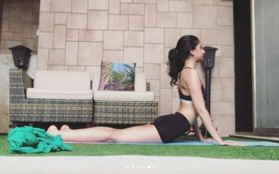  ਪਲੋਮਾ ਢਿੱਲੋਂ ਆਪਣੀ ਯੋਗਾ ਕਰਦੀ ਹੋਈ।