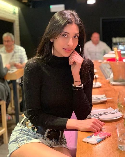 ਪਲੋਮਾ ਬਹੁਤ ਖੂਬਸੂਰਤ ਹੈ ਅਤੇ ਇੱਥੋਂ ਤੱਕ ਕਿ ਉਸ ਦੀ ਮਾਂ ਪੂਨਮ ਢਿੱਲੋਂ ਵੀ ਉਸ ਦੀ ਸੁੰਦਰਤਾ ਲਈ ਜਾਣੀ ਜਾਂਦੀ ਸੀ। ਪਲੋਮਾ ਬਹੁਤ ਖੂਬਸੂਰਤ ਹੈ ਅਤੇ ਇੱਥੋਂ ਤੱਕ ਕਿ ਉਸ ਦੀ ਮਾਂ ਪੂਨਮ ਢਿੱਲੋਂ ਵੀ ਉਸ ਦੀ ਸੁੰਦਰਤਾ ਲਈ ਜਾਣੀ ਜਾਂਦੀ ਸੀ।