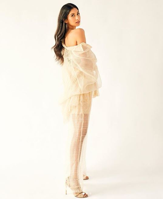  ਪੂਨਮ ਢਿੱਲੋਂ ਦੀ ਬੇਟੀ ਪਲੋਮਾ ਨੇ ਆਪਣੀ ਪੜ੍ਹਾਈ ਮੁੰਬਈ ਦੇ ਜਮਨਾਭਾਈ ਨਰਸੀ ਕਾਲਜ ਤੋਂ ਕੀਤੀ ਹੈ।