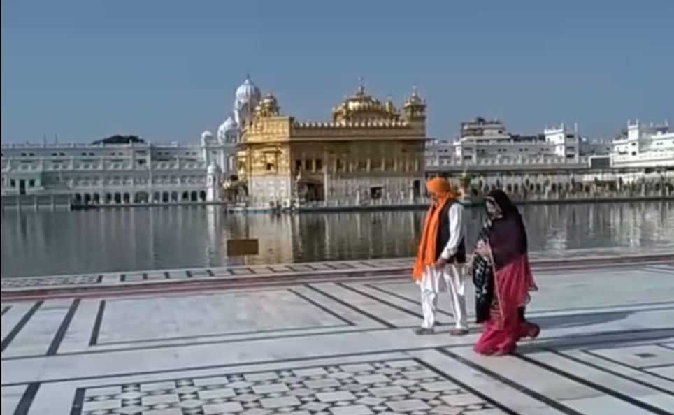 ਪੰਜਾਬ ਦੇ ਮੁੱਖ ਮੰਤਰੀ ਨੇ ਕੈਪਟਨ ਅਮਰਿਦੰਰ ਸਿੰਘ ਨੇ ਸਾਰਿਆਂ ਇਹ ਬੇਨਤੀ ਕੀਤੀ ਹਾਂ ਕਿ ਤੁਸੀਂ ਵਿਸਾਖੀ ਦੇ ਸ਼ੁਭ ਤਿਉਹਾਰ ਨੂੰ ਘਰੇ ਹੀ ਮਨਾਓ ਅਤੇ ਸਵੇਰੇ 11 ਵਜੇ ਸਰਬੱਤ ਦੇ ਭਲੇ ਲਈ ਅਰਦਾਸ ਕਰੋ। ਪੰਜਾਬ ਦੇ ਮੁੱਖ ਮੰਤਰੀ ਨੇ ਕੈਪਟਨ ਅਮਰਿਦੰਰ ਸਿੰਘ ਨੇ ਸਾਰਿਆਂ ਇਹ ਬੇਨਤੀ ਕੀਤੀ ਹਾਂ ਕਿ ਤੁਸੀਂ ਵਿਸਾਖੀ ਦੇ ਸ਼ੁਭ ਤਿਉਹਾਰ ਨੂੰ ਘਰੇ ਹੀ ਮਨਾਓ ਅਤੇ ਸਵੇਰੇ 11 ਵਜੇ ਸਰਬੱਤ ਦੇ ਭਲੇ ਲਈ ਅਰਦਾਸ ਕਰੋ।