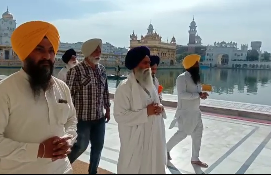ਇਸ ਮੌਕੇ ਜਿਥੇ ਸੰਗਤਾ ਵਲੌ ਗੁਰੂ ਘਰ ਪਹੁੰਚ ਕੇ ਮੱਥਾ ਟੇਕਿਆ ਗਿਆ ਉਥੇ ਹੀ ਇਲਾਹੀ ਬਾਣੀ ਅਤੇ ਕੀਰਤਨ ਸਰਵਨ ਕੀਤਾ ਗਿਆ। ਇਸ ਮੌਕੇ ਜਿਥੇ ਸੰਗਤਾ ਵਲੌ ਗੁਰੂ ਘਰ ਪਹੁੰਚ ਕੇ ਮੱਥਾ ਟੇਕਿਆ ਗਿਆ ਉਥੇ ਹੀ ਇਲਾਹੀ ਬਾਣੀ ਅਤੇ ਕੀਰਤਨ ਸਰਵਨ ਕੀਤਾ ਗਿਆ।