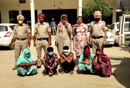 ਕਰਫ਼ਿਊ 'ਚ ਚੱਲ ਰਿਹਾ ਸੀ ਦੇਹ ਵਾਪਰ ਦਾ ਧੰਦਾ, ਅੱਡਿਆ ਦਾ ਹੋਇਆ ਪਰਦਾਫਾਸ਼