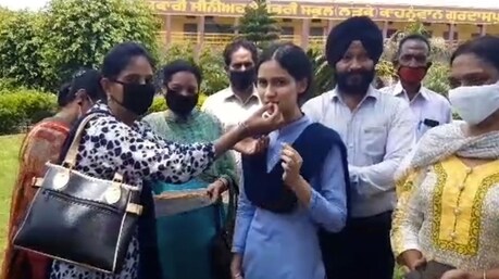 ਮੁੱਖ ਮੰਤਰੀ ਨੇ 12ਵੀਂ ਦੇ ਨਤੀਜਿਆਂ ਵਿਚ ਪੰਜਾਬ ਦੀ ਟਾਪਰ ਨੂੰ ਫੋਨ ਕਰਕੇ ਦਿੱਤੀ ਵਧਾਈ