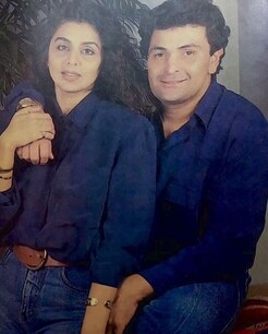 ਵੱਡਾ ਘਰ ਤੇ ਹਰ ਤਰ੍ਹਾਂ ਦਾ ਸੁਖ ਪਾ ਕੇ ਵੀ ਦੁੱਖਾਂ ਨਾਲ ਲੜਨਾ ਪੈਂਦਾ ਹੈ....ਰਿਸ਼ੀ ਕਪੂਰ ਦੀ ਫ਼ੋਟੋ ਸ਼ੇਅਰ ਕਰਦੇ ਹੋਏ ਇਮੋਸ਼ਨਲ ਹੋਈ ਨੀਤੂ ਸਿੰਘ