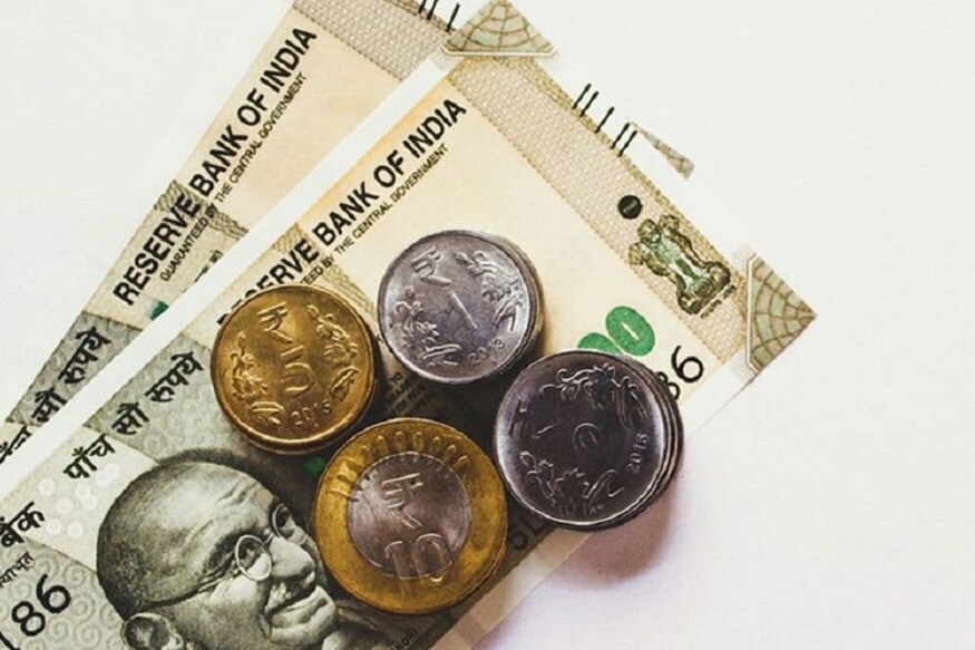  ਬਾਜ਼ਾਰ ਵਿਚ ਨਿਵੇਸ਼ ਦੇ ਬਹੁਤ ਸਾਰੇ ਬਦਲ ਹਨ, ਪਰ ਜੇ ਤੁਸੀਂ ਪ੍ਰਣਾਲੀਗਤ ਨਿਵੇਸ਼ ਯੋਜਨਾ (ਐਸਆਈਪੀ) ਦੁਆਰਾ ਮਿਉਚੁਅਲ ਫੰਡਾਂ ਵਿਚ ਨਿਵੇਸ਼ ਕਰਦੇ ਹੋ, ਤਾਂ ਇੱਥੇ ਵਧੀਆ ਰਿਟਰਨਜ਼ ਹਨ. ਬਹੁਤ ਸਾਰੇ ਇਕਵਿਟੀ ਮਿਊਚੁਅਲ ਫੰਡ ਹਨ, ਜੋ ਸ਼ੁਰੂਆਤੀ ਸਮੇਂ ਤੋਂ ਬਾਅਦ ਜਾਂ ਪਿਛਲੇ 15 ਤੋਂ 20 ਸਾਲਾਂ ਵਿਚ 20 ਪ੍ਰਤੀਸ਼ਤ ਜਾਂ ਇਸ ਤੋਂ ਵੱਧ ਦੀ ਸਾਲਾਨਾ ਦਰ ਦਿੰਦੇ ਹਨ। ਜੇ ਤੁਹਾਡੇ ਕੋਲ ਥੋੜ੍ਹਾ ਜੋਖਮ ਲੈਣ ਦੀ ਯੋਗਤਾ ਹੈ, ਤਾਂ ਇਹ ਤੁਹਾਡੇ ਲਈ ਇਕ ਬਿਹਤਰ ਵਿਕਲਪ ਹੈ। ਦ੍ਰਿਸ਼ਟੀਕੋਣ ਨੂੰ ਲੰਬੇ ਰੱਖਣ ਨਾਲ ਮਾਰਕੀਟ ਜੋਖਮ ਨੂੰ ਕਵਰ ਕੀਤਾ ਜਾ ਸਕਦਾ ਹੈ।