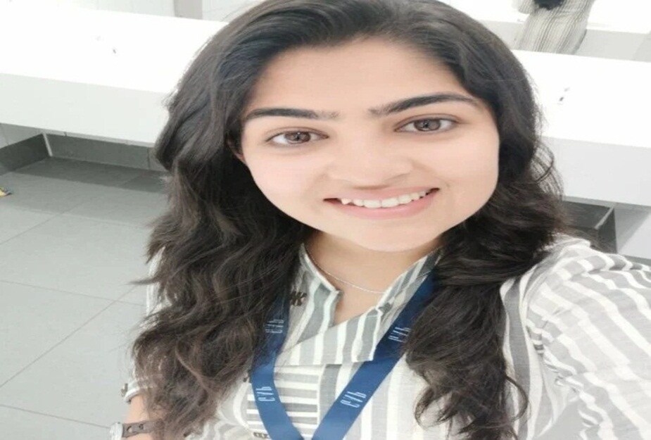  ਬੇਟੀ ਨੇ 17 ਅਗਸਤ ਨੂੰ ਆਨਲਾਈਨ ਚਾਰਜ ਸੰਭਾਲਿਆ ਅਤੇ ਨੋਇਡਾ ਦੀ ਇੱਕ ਅਮਰੀਕੀ ਕੰਪਨੀ ਵਿੱਚ ਕੰਮ ਕਰੇਗੀ।