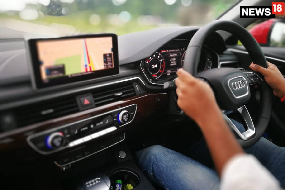  ਫਰਾਂਸ- ਇਥੇ ਵੀ ਕਾਰ ਸੜਕ ਦੇ ਸੱਜੇ ਪਾਸੇ ਚਲਦੀ ਹੈ। ਫਰਾਂਸ ਵਿੱਚ, ਤੁਸੀਂ ਇੱਕ ਭਾਰਤੀ ਡਰਾਈਵਿੰਗ ਲਾਇਸੈਂਸ ਨਾਲ 1 ਸਾਲ ਲਈ ਡਰਾਈਵਿੰਗ ਦਾ ਅਨੰਦ ਲੈ ਸਕਦੇ ਹੋ। ਹਾਲਾਂਕਿ, ਲਾਇਸੈਂਸ ਦੀ ਫ੍ਰੈਂਚ ਕਾਪੀ ਤੁਹਾਡੇ ਕੋਲ ਰੱਖਣੀ ਪੈਂਦੀ ਹੈ।