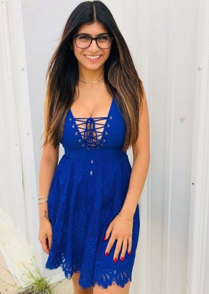  ਸੋਸ਼ਲ ਮੀਡੀਆ ‘ਤੇ ਸਭ ਤੋਂ ਵੱਧ ਸਰਚ ਹੋਣ ਵਾਲੀ ਲੈਬਨੀਜ਼-ਅਮੈਰੀਕਨ ਸਾਬਕਾ ਪੋਰਟ ਸਟਾਰ ਬੇਰੂਤ ਧਮਾਕਾ ਪੀੜਤਾਂ ਦੀ ਮਦਦ ਲਈ ਅੱਗੇ ਆਈ ਹੈ। ਉਸਨੇ ਆਪਣੀ ਐਨਕ ਨੂੰ ਆਨਲਾਈਨ ਨਿਲਾਮੀ ਲਈ ਲਾ ਦਿੱਤੀ ਹੈ ਤਾਂ ਇਸ ਤੋਂ ਪ੍ਰਾਪਤ ਹੋਣ ਵਾਲੀ ਰਕਮ ਨਾਲ ਪੀੜਤਾਂ ਦੀ ਸਹਾਇਤਾ ਕੀਤੀ ਜਾ ਸਕੇ।(PHOTO: Instagram)