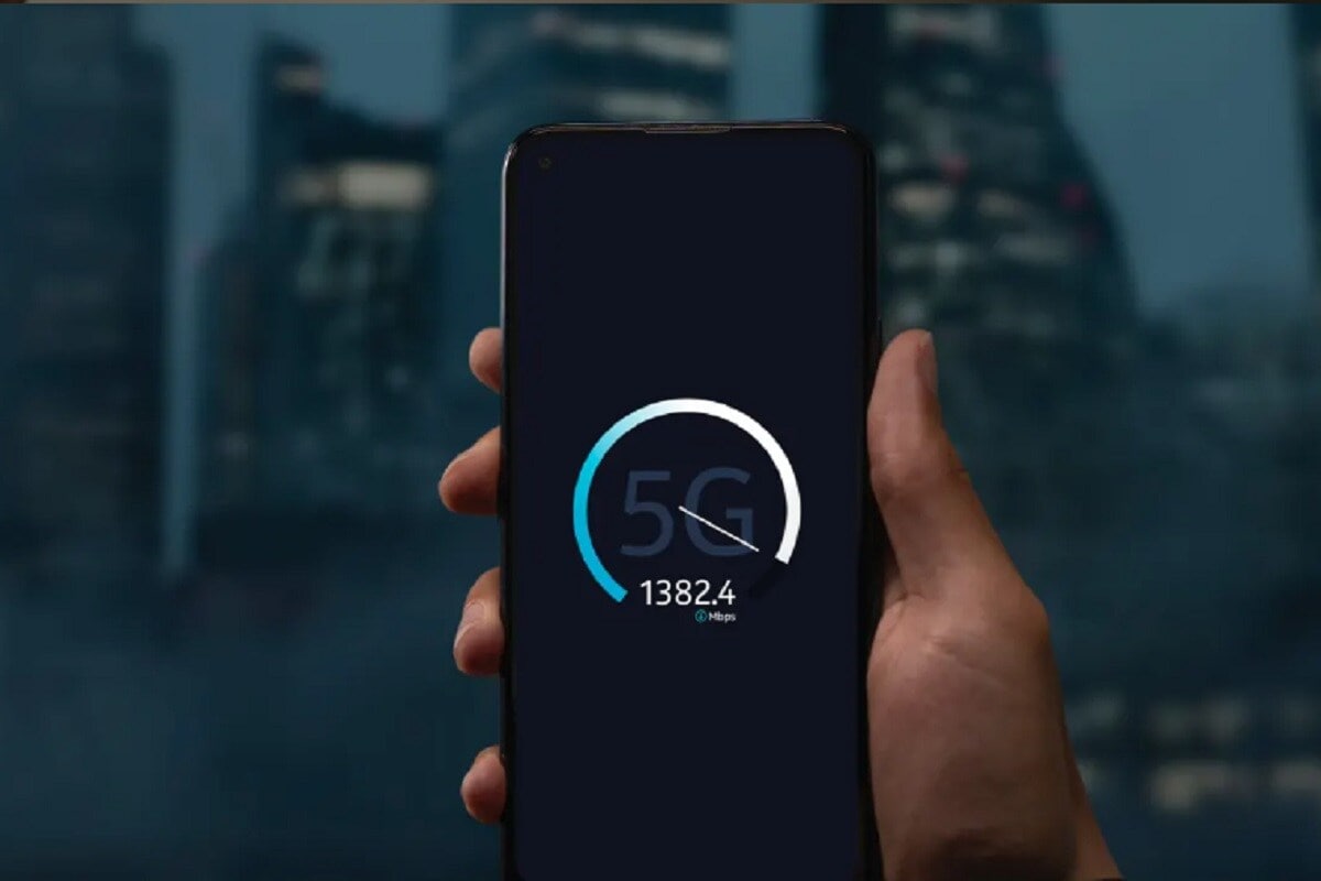  8 + 128 ਜੀਬੀ ਵੇਰੀਐਂਟ ਦੀ ਕੀਮਤ 700 ਡਾਲਰ ਹੈ। ਇਸ ਵਿਚ 6.81 ਇੰਚ ਦੀ ਐਲਸੀਡੀ, ਸਨੈਪਡ੍ਰੈਗਨ 76 ਜੀ ਚਿੱਪਸੈੱਟ, 64 ਐਮਪੀ ਮੁੱਖ ਕੈਮਰਾ, 4500 ਐਮਏਐਚ ਦੀ ਬੈਟਰੀ ਅਤੇ 18 ਵਾਟ ਫਾਸਟ ਚਾਰਜਿੰਗ ਵਰਗੇ ਫੀਚਰਸ ਸ਼ਾਮਲ ਹਨ।Nokia 3.4- ਨੋਕੀਆ 3.4 ਵਿਚ ਸਨੈਪਡ੍ਰੈਗਨ 460 ਚਿੱਪਸੈੱਟ ਹੈ। ਇਹ ਐਂਡਰਾਇਡ 10 'ਤੇ ਚੱਲਦਾ ਹੈ। ਇਸ ਦਾ ਡਿਸਪਲੇਅ 6.39 ਇੰਚ ਦੀ ਐਲ.ਸੀ.ਡੀ. ਇਸ ਦਾ ਸੈਲਫੀ ਕੈਮਰਾ 8 ਮੈਗਾਪਿਕਸਲ ਦਾ ਹੈ। (ਫੋਟੋ- ਨੋਕੀਆ ਦੀ ਵੈਬਸਾਈਟ)