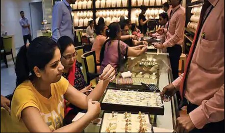 Gold Price- ਇਕ ਮਹੀਨੇ ਵਿਚ 4000 ਰੁਪਏ ਤੱਕ ਸਸਤਾ ਹੋਇਆ ਸੋਨਾ! ਜਾਣੋ ਅਗਲੇ ਹਫਤੇ...