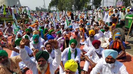 ਕੇਂਦਰ ਦੇ ਖੇਤੀ ਆਰਡੀਨੈਸਾਂ ਖਿਲਾਫ ਡਟੇ ਕਿਸਾਨ, ਸੜਕਾਂ ਜਾਮ ਕਰਕੇ ਕੀਤਾ ਰੋਸ ਪ੍ਰਦਰਸ਼ਨ