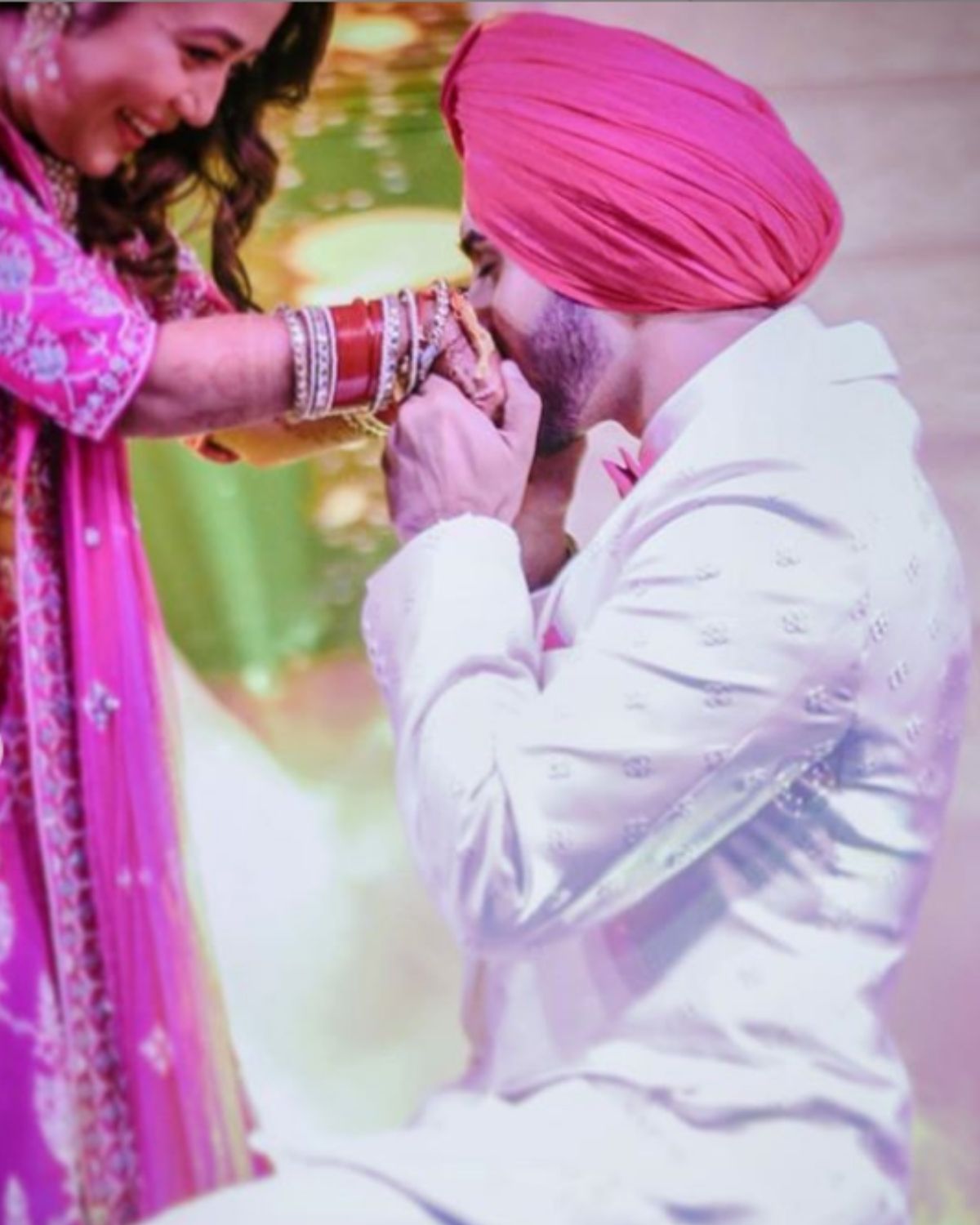 ਇਹ ਤਸਵੀਰਾਂ ਨੇਹਾ ਕੱਕੜ ਨੇ ਆਪਣੇ ਅਧਿਕਾਰਕ ਇੰਸਟਾਗ੍ਰਾਮ ਅਕਾਊਂਂਟ 'ਤੇ ਸ਼ੇਅਰ ਕੀਤੀਆਂ ਹਨ। (Photo credit: instagram/@nehakakkar) ਇਹ ਤਸਵੀਰਾਂ ਨੇਹਾ ਕੱਕੜ ਨੇ ਆਪਣੇ ਅਧਿਕਾਰਕ ਇੰਸਟਾਗ੍ਰਾਮ ਅਕਾਊਂਂਟ 'ਤੇ ਸ਼ੇਅਰ ਕੀਤੀਆਂ ਹਨ। (Photo credit: instagram/@nehakakkar)