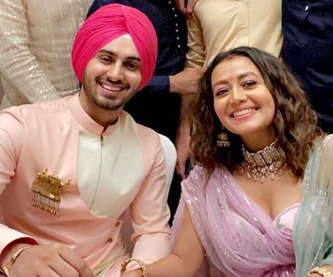 ਨੇਹਾ ਅਤੇ ਰੋਹਨਪ੍ਰੀਤ ਦਾ ਵਿਆਹ ਦਿੱਲੀ 'ਚ ਹੋਵੇਗਾ, ਅਜਿਹੀਆਂ ਖਬਰਾਂ ਕਈ ਦਿਨਾਂ ਤੋਂ ਚੱਲ ਰਹੀਆਂ ਸਨ, ਪਰ ਹੁਣ ਇਸ ਖ਼ਬਰ' ਤੇ ਮੋਹਰ ਲੱਗ ਗਈ ਹੈ। ਨੇਹਾ ਨੇ ਖ਼ੁਦ ਇਸ ਖ਼ਬਰ ਦੀ ਪੁਸ਼ਟੀ ਕੀਤੀ ਹੈ ਕਿ 'ਨੇਹੂ ਦਾ ਵਿਆਹ ਦਿੱਲੀ 'ਚ ਹੋਵੇਗਾ। ਨੇਹਾ ਅਤੇ ਰੋਹਨਪ੍ਰੀਤ ਦਾ ਵਿਆਹ ਦਿੱਲੀ 'ਚ ਹੋਵੇਗਾ, ਅਜਿਹੀਆਂ ਖਬਰਾਂ ਕਈ ਦਿਨਾਂ ਤੋਂ ਚੱਲ ਰਹੀਆਂ ਸਨ, ਪਰ ਹੁਣ ਇਸ ਖ਼ਬਰ' ਤੇ ਮੋਹਰ ਲੱਗ ਗਈ ਹੈ। ਨੇਹਾ ਨੇ ਖ਼ੁਦ ਇਸ ਖ਼ਬਰ ਦੀ ਪੁਸ਼ਟੀ ਕੀਤੀ ਹੈ ਕਿ 'ਨੇਹੂ ਦਾ ਵਿਆਹ ਦਿੱਲੀ 'ਚ ਹੋਵੇਗਾ।