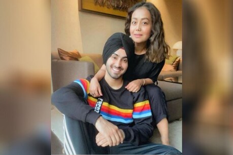 ਨੇਹਾ ਕੱਕੜ ਨੇ ਰੋਹਨਪ੍ਰੀਤ ਸਿੰਘ ਨਾਲ ਰਿਸ਼ਤੇ 'ਤੇ ਲਾਈ ਮੋਹਰ, ਇਸ ਤਰ੍ਹਾਂ ਕੀਤਾ ਪਿਆਰ ਜ਼ਾਹਰ