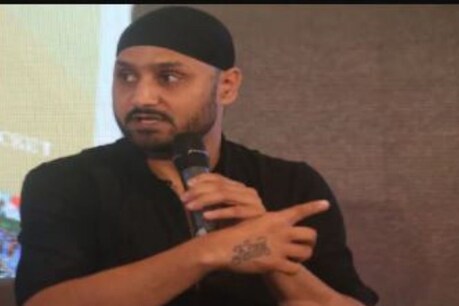 ਪੱਛਮੀ ਬੰਗਾਲ: ਸਿੱਖ ਜਵਾਨ ਦੀ ਪੱਗੜੀ ਦੀ ਹੋਈ ਬੇਅਦਬੀ 'ਤੇ ਭੜਕੇ ਹਰਭਜਨ ਸਿੰਘ, ਮਮਤਾ ਨੂੰ ਕੀਤੀ ਕਾਰਵਾਈ ਦੀ ਮੰਗ