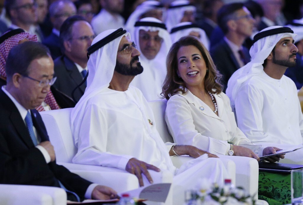  ਇਹ ਵੀ ਕਿਹਾ ਜਾ ਰਿਹਾ ਹੈ ਕਿ ਰਾਜਕੁਮਾਰੀ ਹਯਾ ਨੇ ਰਸਲ ਨਾਲ ਆਪਣੇ ਰਿਸ਼ਤੇ 'ਤੇ ਚੁੱਪ ਰਹਿਣ ਲਈ ਤਿੰਨ ਹੋਰ ਬਾਡੀਗਾਰਡਾਂ ਨੂੰ ਵੀ ਕਰੋੜਾਂ ਰੁਪਏ ਦਿੱਤੇ। ਰਾਜਕੁਮਾਰੀ ਹਯਾ ਆਪਣੇ ਬਾਡੀਗਾਰਡਾਂ ਨੂੰ ਬਹੁਤ ਮਹਿੰਗੇ ਤੋਹਫੇ ਦਿੰਦੀ ਸੀ ਜਿਸ ਵਿਚ 12 ਲੱਖ ਵਾਚ ਅਤੇ 50 ਲੱਖ ਬੰਦੂਕ ਵਰਗੀਆਂ ਚੀਜ਼ਾਂ ਸਨ। ਹਾਲਾਂਕਿ, ਦੁਬਈ ਦੇ ਸ਼ਾਸਕ ਨੇ ਸ਼ਾਹੀ ਕਾਨੂੰਨ ਤਹਿਤ ਫਰਵਰੀ 2019 ਵਿੱਚ ਰਾਜਕੁਮਾਰੀ ਹਯਾ ਨੂੰ ਦੱਸੇ ਬਿਨਾਂ ਉਸਨੂੰ ਤਲਾਕ ਦੇ ਦਿੱਤਾ ਸੀ। (ਫੋਟੋ-ਏ.ਐੱਫ.ਪੀ.)