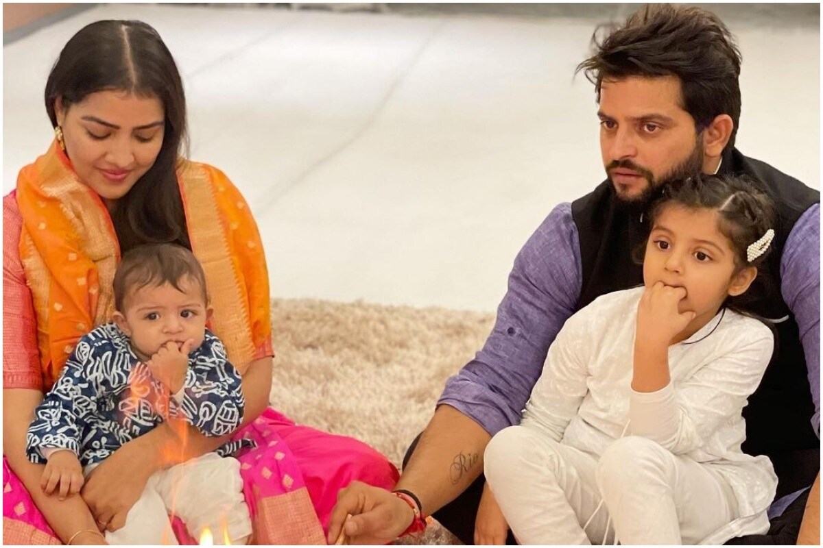 ਸਾਬਕਾ ਭਾਰਤੀ ਕ੍ਰਿਕਟਰ ਸੁਰੇਸ਼ ਰੈਨਾ ਨੇ ਉੱਤਰ ਪ੍ਰਦੇਸ਼, ਜੰਮੂ ਅਤੇ ਐਨਸੀਆਰ ਦੇ 34 ਸਕੂਲਾਂ ਵਿੱਚ ਪਖਾਨੇ ਅਤੇ ਪੀਣ ਵਾਲੇ ਪਾਣੀ ਦੀ ਸਹੂਲਤ ਦੇਣ ਦਾ ਵਾਅਦਾ ਕੀਤਾ ਹੈ। ਇਸ ਸਾਲ 15 ਅਗਸਤ ਨੂੰ ਕੌਮਾਂਤਰੀ ਕ੍ਰਿਕਟ ਨੂੰ ਅਲਵਿਦਾ ਕਹਿਣ ਵਾਲੇ ਰੈਨਾ ਨੇ 27 ਨਵੰਬਰ ਨੂੰ ਆਪਣੇ 34ਵੇਂ ਜਨਮਦਿਨ ਦੇ ਮੌਕੇ ਇੱਕ ਗੈਰ-ਸਰਕਾਰੀ ਸੰਸਥਾ ਗ੍ਰੇਸੀਆ ਰੈਨਾ ਫਾਊਂਡੇਸ਼ਨ (ਜੀਆਰਐਫ) ਜੋ ਉਨ੍ਹਾਂ ਦੀ ਬੇਟੀ ਦੇ ਨਾਮ ਨਾਲ ਬਣਾਈ ਸੀ, ਦੇ ਸਹਿਯੋਗ ਨਾਲ ਕਈ ਪਰਉਪਕਾਰੀ ਗਤੀਵਿਧੀਆਂ ਕਰਨ ਦਾ ਫੈਸਲਾ ਕੀਤਾ ਹੈ। (Suresh Raina/Instagram) ਸਾਬਕਾ ਭਾਰਤੀ ਕ੍ਰਿਕਟਰ ਸੁਰੇਸ਼ ਰੈਨਾ ਨੇ ਉੱਤਰ ਪ੍ਰਦੇਸ਼, ਜੰਮੂ ਅਤੇ ਐਨਸੀਆਰ ਦੇ 34 ਸਕੂਲਾਂ ਵਿੱਚ ਪਖਾਨੇ ਅਤੇ ਪੀਣ ਵਾਲੇ ਪਾਣੀ ਦੀ ਸਹੂਲਤ ਦੇਣ ਦਾ ਵਾਅਦਾ ਕੀਤਾ ਹੈ। ਇਸ ਸਾਲ 15 ਅਗਸਤ ਨੂੰ ਕੌਮਾਂਤਰੀ ਕ੍ਰਿਕਟ ਨੂੰ ਅਲਵਿਦਾ ਕਹਿਣ ਵਾਲੇ ਰੈਨਾ ਨੇ 27 ਨਵੰਬਰ ਨੂੰ ਆਪਣੇ 34ਵੇਂ ਜਨਮਦਿਨ ਦੇ ਮੌਕੇ ਇੱਕ ਗੈਰ-ਸਰਕਾਰੀ ਸੰਸਥਾ ਗ੍ਰੇਸੀਆ ਰੈਨਾ ਫਾਊਂਡੇਸ਼ਨ (ਜੀਆਰਐਫ) ਜੋ ਉਨ੍ਹਾਂ ਦੀ ਬੇਟੀ ਦੇ ਨਾਮ ਨਾਲ ਬਣਾਈ ਸੀ, ਦੇ ਸਹਿਯੋਗ ਨਾਲ ਕਈ ਪਰਉਪਕਾਰੀ ਗਤੀਵਿਧੀਆਂ ਕਰਨ ਦਾ ਫੈਸਲਾ ਕੀਤਾ ਹੈ। (Suresh Raina/Instagram)