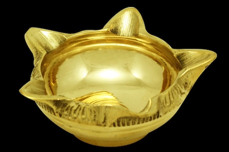 15 Types of Diyas: ਇਨ੍ਹਾਂ 15 ਤਰਾਂ ਦੇ ਦੀਵਿਆਂ ਨਾਲ ਜੋਤ ਜਗਾ ਕੇ ਕਰੋ ਪੂਜਾ, ਜਾਣੋ ਮਹੱਤਵ