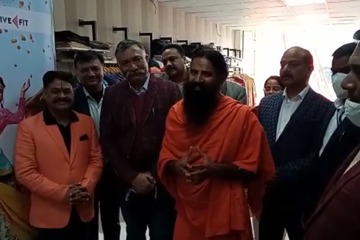 ਰਾਮਦੇਵ ਬੀਤੇ ਦਿਨ ਸਹਾਰਨਪੁਰ ਵਿੱਚ ਪਤੰਜਲੀ ਮੈਗਾ ਸੈਂਟਰ ਅਤੇ ਪਤੰਜਲੀ ਅਪੈ੍ਰਲ ਸੈਂਟਰ ਦਾ ਉਦਘਾਟਨ ਕਰਨ ਪਹੁੰਚੇ। ਜਿਥੇ ਉਸਨੇ ਮੀਡੀਆ ਨੂੰ ਕਿਸਾਨਾਂ ਨਾਲ ਜੁੜੇ ਪ੍ਰਸ਼ਨਾਂ ਦੇ ਜਵਾਬ ਦਿੱਤੇ।
