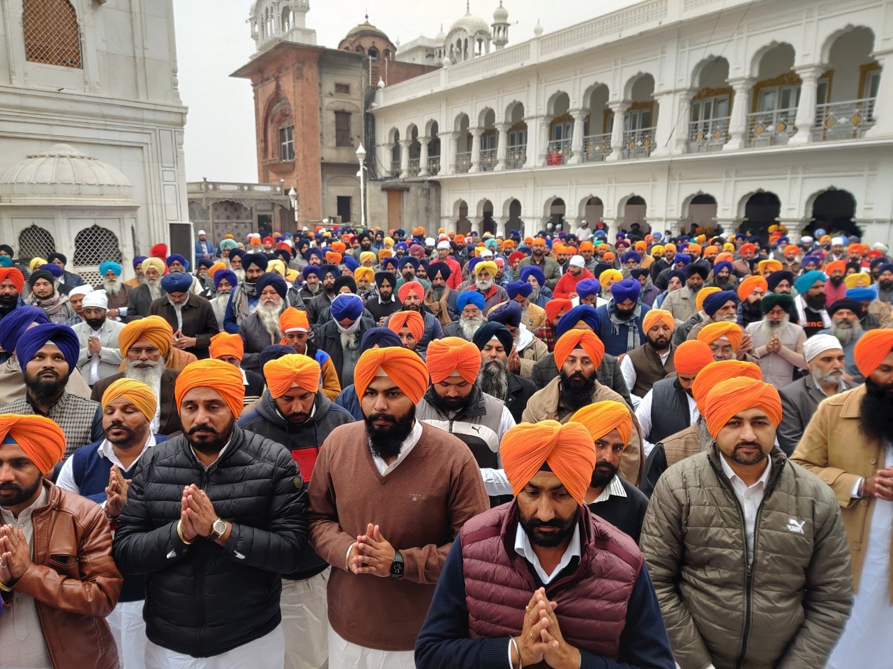 akali protest, amritsar, sukhbir singh badal, harsimrat badal