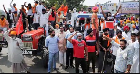 ਕਿਸਾਨਾਂ ਨੇ ਪੁਲਿਸ ਨੂੰ ਕਿਹਾ- ਟਰੈਕਟਰ ਪਰੇਡ ਦਿੱਲੀ 'ਚ ਹੀ ਹੋਵੇਗੀ, ਇਸ ਮੁੱਦੇ ’ਤੇ ਸਮਝੌਤੇ ਦੀ ਕੋਈ ਗੁੰਜਾਇਸ਼ ਨਹੀਂ