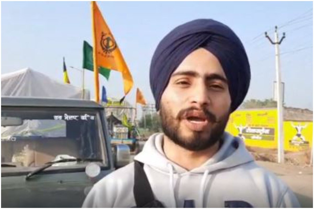 ਗੁਰਪਿੰਦਰ ਨਾਲ ਆਏ ਪੁਸ਼ਪਿੰਦਰ ਸਿੰਘ ਨੇ ਦੱਸਿਆ ਕਿ ਉਹ ਇੱਕ ਕਿਸਾਨ ਪਰਿਵਾਰ ਨਾਲ ਸਬੰਧਤ ਹੈ ਅਤੇ ਖੇਤੀ ਕਰਦਾ ਹੈ। ਅੱਜ ਅਸੀਂ ਟਰਾਲੇ ਨੂੰ ਬੋਲੇਰੋ ਨਾਲ ਜੋੜ ਕੇ ਸਿੰਘੂ ਸਰਹੱਦ 'ਤੇ ਕਿਸਾਨਾਂ ਦੇ ਧਰਨੇ ਦਾ ਸਮਰਥਨ ਕਰਨ ਜਾ ਰਹੇ ਹਾਂ। ਗੁਰਪਿੰਦਰ ਨਾਲ ਆਏ ਪੁਸ਼ਪਿੰਦਰ ਸਿੰਘ ਨੇ ਦੱਸਿਆ ਕਿ ਉਹ ਇੱਕ ਕਿਸਾਨ ਪਰਿਵਾਰ ਨਾਲ ਸਬੰਧਤ ਹੈ ਅਤੇ ਖੇਤੀ ਕਰਦਾ ਹੈ। ਅੱਜ ਅਸੀਂ ਟਰਾਲੇ ਨੂੰ ਬੋਲੇਰੋ ਨਾਲ ਜੋੜ ਕੇ ਸਿੰਘੂ ਸਰਹੱਦ 'ਤੇ ਕਿਸਾਨਾਂ ਦੇ ਧਰਨੇ ਦਾ ਸਮਰਥਨ ਕਰਨ ਜਾ ਰਹੇ ਹਾਂ।