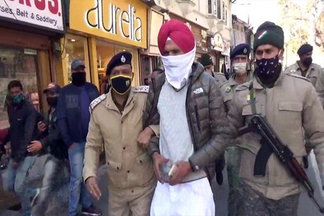 ਸ਼ਿਮਲਾ ਪੁਲਿਸ ਦੀ ਧੱਕੇਸ਼ਾਹੀ, ਸ਼ਿਮਲਾ ਪੁਲਿਸ ਦੀ ਧੱਕੇਸ਼ਾਹੀ, ਸਿੰਘੂ ਬਾਰਡਰ ਤੋਂ ਰਿਜ ਪਹੁੰਚੇ 3 ਕਿਸਾਨ ਗ੍ਰਿਫ਼ਤਾਰ, ਮੀਡੀਆ ਨਾਲ ਬਦਸਲੂਕੀ