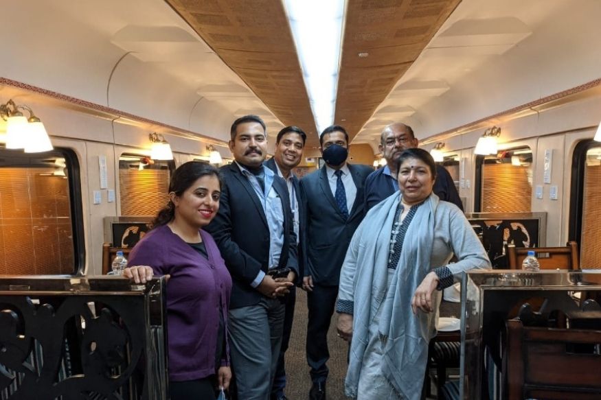 ਰੇਲਵੇ ਦਾ ਪੂਰਾ ਸਟਾਫ ਯਾਤਰਾ ਦੌਰਾਨ ਪੂਰੀ ਵਰਦੀ ਵਿੱਚ ਹੋਵੇਗਾ। ਸਟਾਫ ਨੂੰ ਸਿਖਲਾਈ ਵੀ ਦਿੱਤੀ ਗਈ ਹੈ ਤਾਂ ਜੋ ਯਾਤਰਾ ਦੌਰਾਨ ਸੈਲਾਨੀ ਹਰ ਸੰਭਵ ਸਮੱਸਿਆ ਦਾ ਹੱਲ ਵੀ ਕਰ ਸਕਣ। ਯਾਤਰਾ ਦੇ ਦੌਰਾਨ ਸੁਰੱਖਿਆ ਲਈ ਨਿੱਜੀ ਸੁਰੱਖਿਆ ਗਾਰਡ ਤਾਇਨਾਤ ਕੀਤੇ ਜਾਣਗੇ। ਰੇਲਵੇ ਦਾ ਪੂਰਾ ਸਟਾਫ ਯਾਤਰਾ ਦੌਰਾਨ ਪੂਰੀ ਵਰਦੀ ਵਿੱਚ ਹੋਵੇਗਾ। ਸਟਾਫ ਨੂੰ ਸਿਖਲਾਈ ਵੀ ਦਿੱਤੀ ਗਈ ਹੈ ਤਾਂ ਜੋ ਯਾਤਰਾ ਦੌਰਾਨ ਸੈਲਾਨੀ ਹਰ ਸੰਭਵ ਸਮੱਸਿਆ ਦਾ ਹੱਲ ਵੀ ਕਰ ਸਕਣ। ਯਾਤਰਾ ਦੇ ਦੌਰਾਨ ਸੁਰੱਖਿਆ ਲਈ ਨਿੱਜੀ ਸੁਰੱਖਿਆ ਗਾਰਡ ਤਾਇਨਾਤ ਕੀਤੇ ਜਾਣਗੇ।
